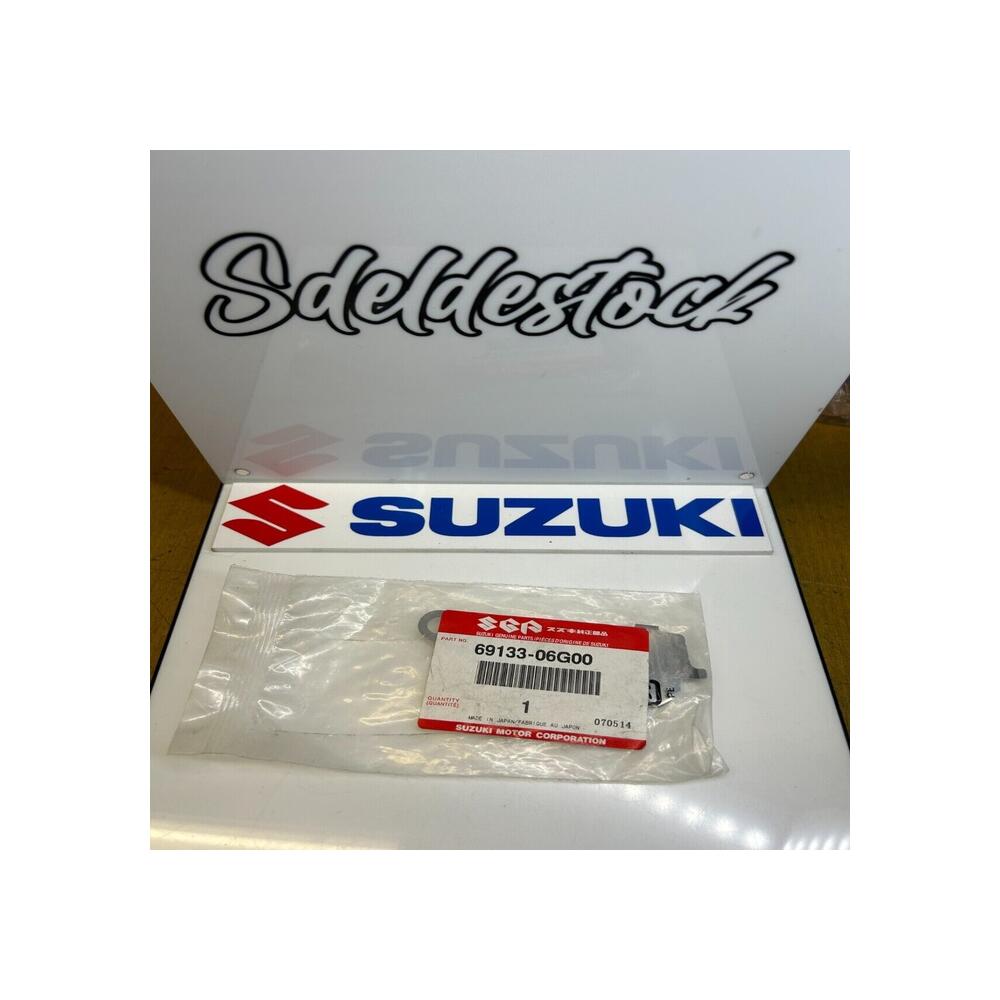 1 cale plaquette arrière gauche suzuki 69133-06g00 gsr dl gsxf gsx-s gsf