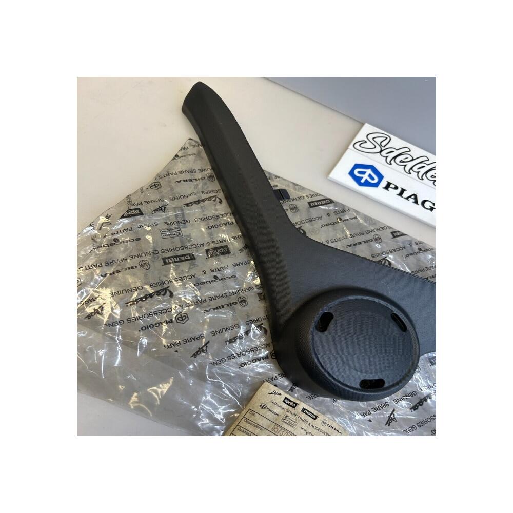 1 carénage spoiler gauche piaggio 657376000c MP3 300 YOURBAN 2011 2018