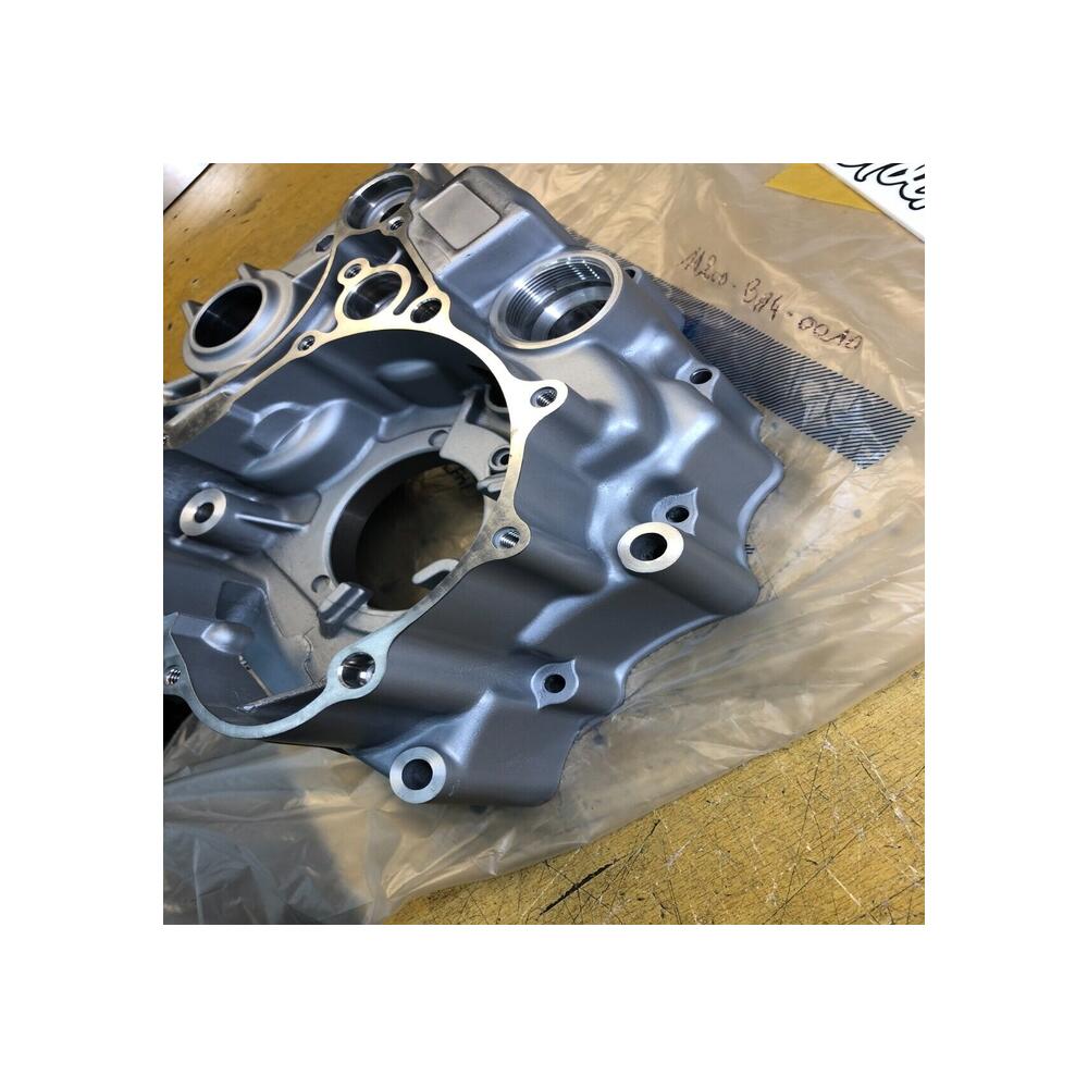 1 carter bas moteur gauche daelim 125 roadwin carbu injection 11200-BA4-0010