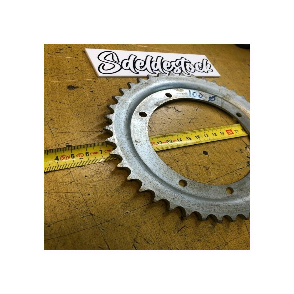 1 Couronne 44 dents 110 mm Motobécane MBK