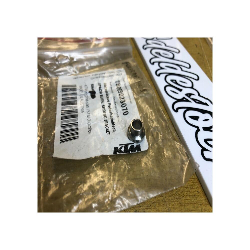 1 douille entretoise ktm 78003023070 125 1290 200 250 300 350 400 450 500 690