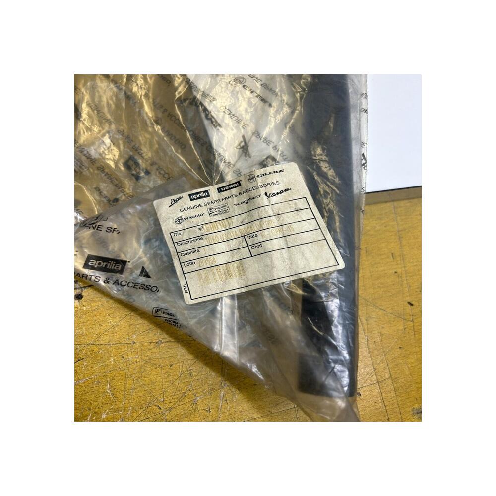 1 durite Tube de sortie de chauffage piaggio 1e001017