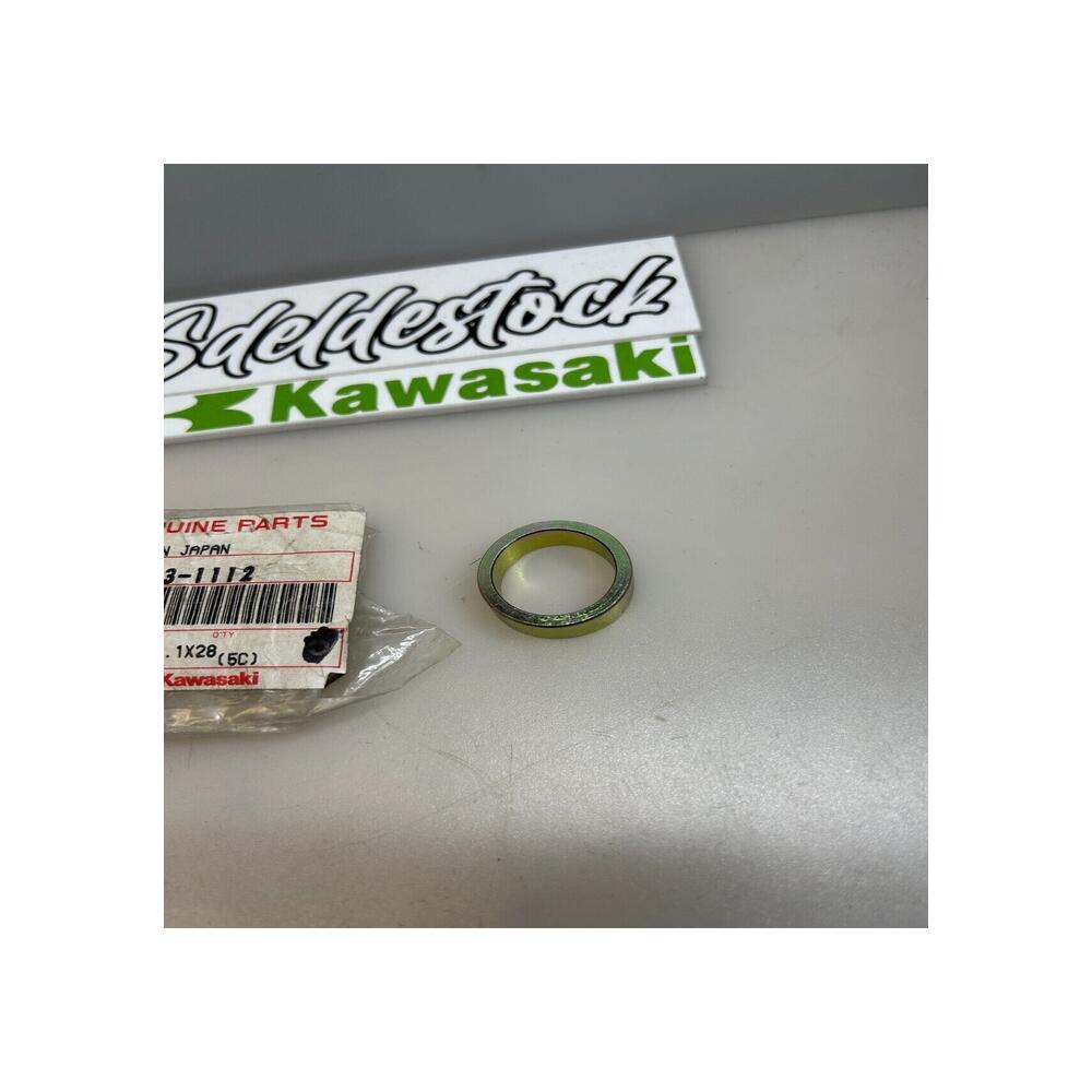1 entretoise 22.1x28x9 moyeu avant kawasaki 92143-1112 KAF 450 B1 MULE 1000 1988