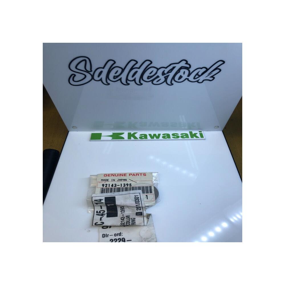 1 entretoise échappement kawasaki 92143-1395 92152-1272 zzr 600 1990 2006