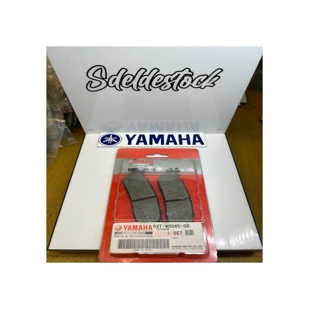 1 jeu plaquettes  yamaha 5xt-w0045-00 3C5-W0045-00 4JG-W0045-00 5LB-W0045-00