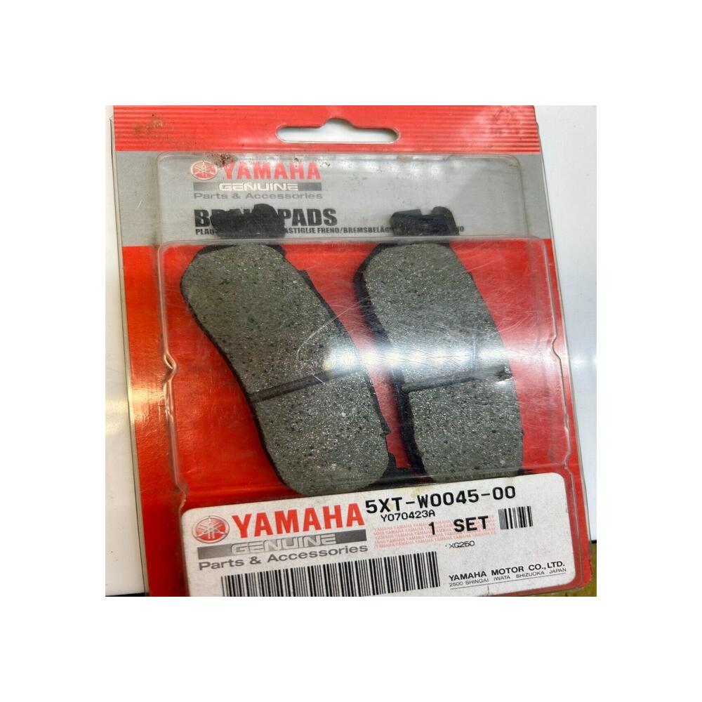 1 jeu plaquettes  yamaha 5xt-w0045-00 3C5-W0045-00 4JG-W0045-00 5LB-W0045-00