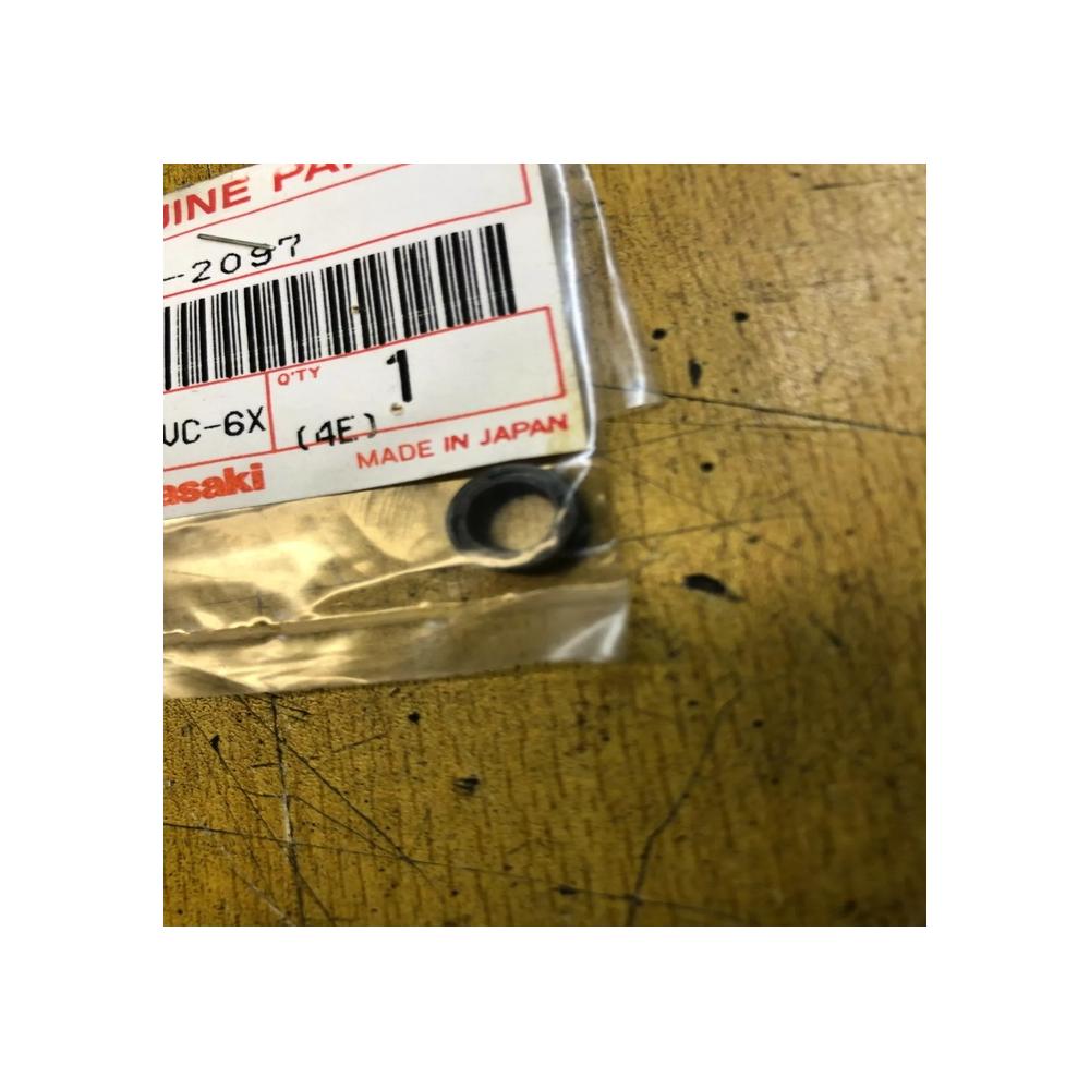 1 joint spi VC-6X10X2.5 kaf540 c1  kawasaki 92049-2097 kaf 300 400 540 620 mule
