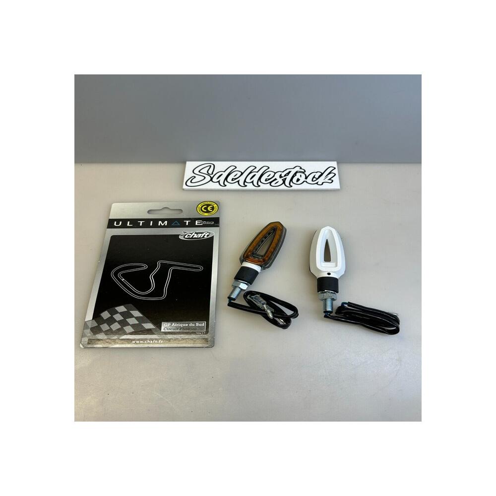 1 paire clignotant led  chaft ultimate  in558  falcon blanc / fumé homologuée