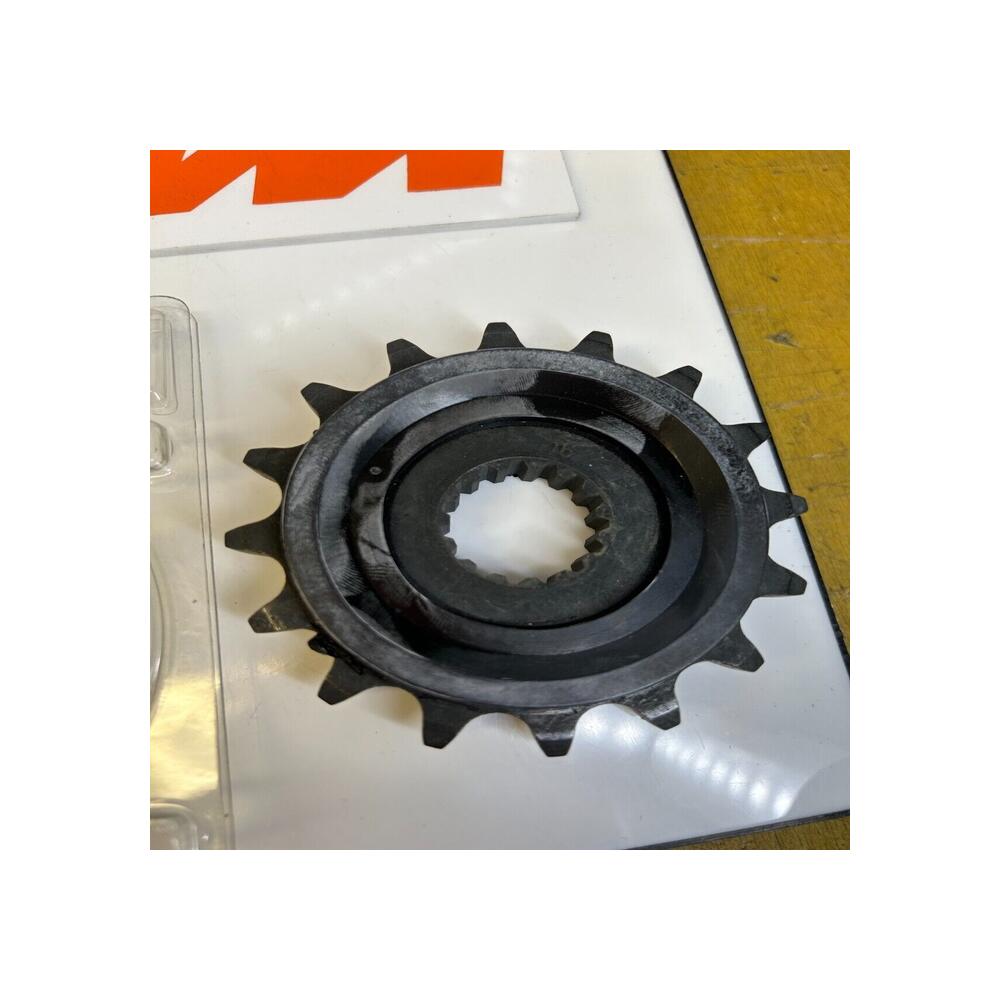 1 pignon sortie boite 16d lc4 96 ktm husqvarna 58033029116 400 540 620 640 790