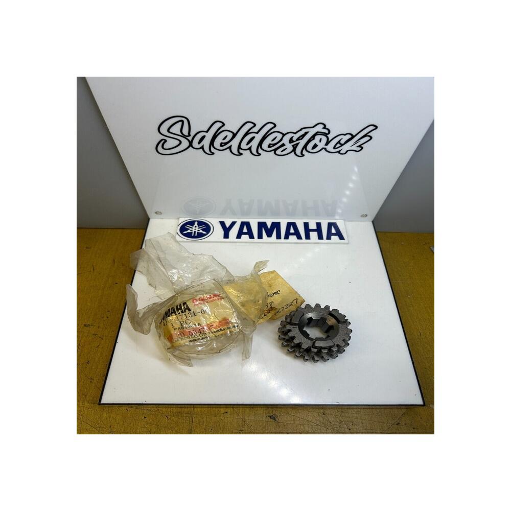 1 pignon troisieme yamaha 4j3-17131-00 dt 125 mx dt 175 YT 125 TRI-MOTO 1983 85