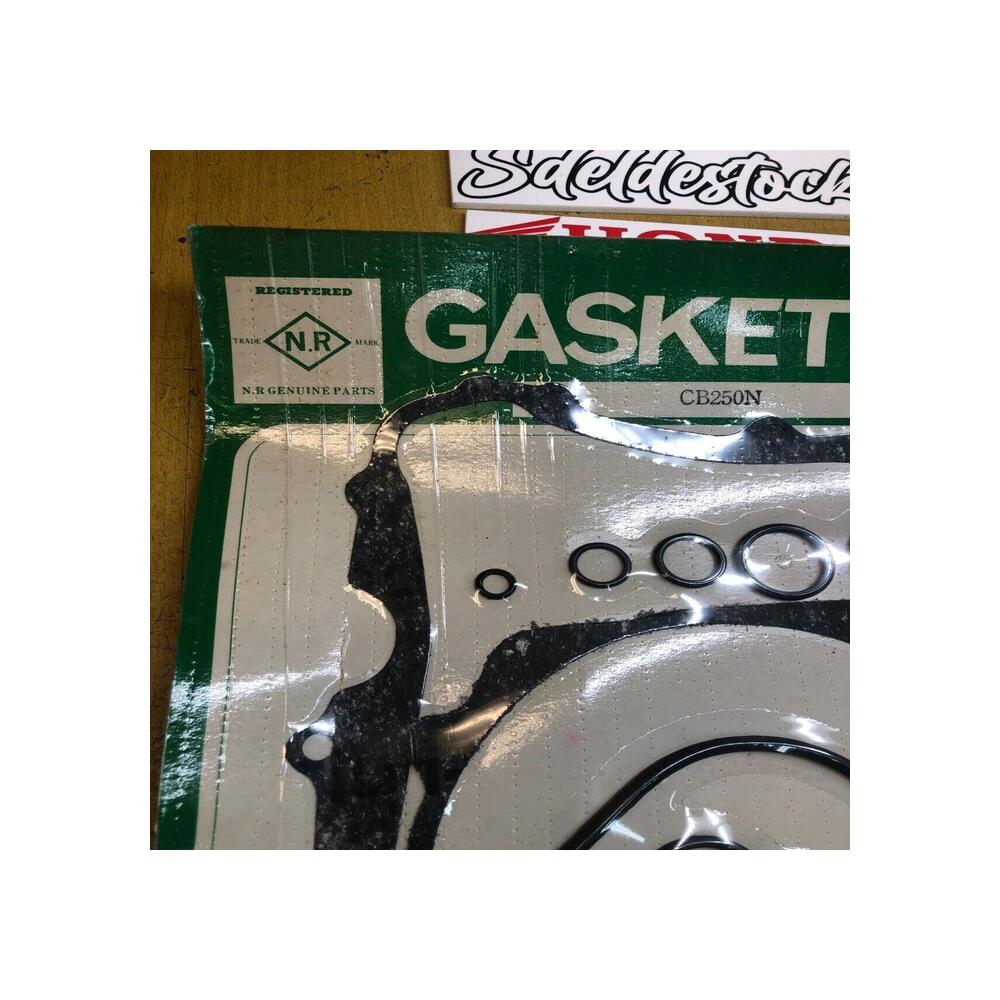 1 pochette joint bas moteur  NR GENIUNE PARTS gasket kit B cb 250 n nd c t t1 t2
