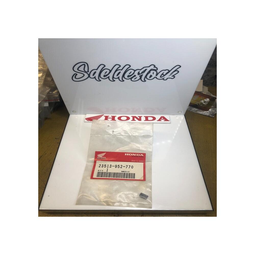 1 rochet honda 23513-952-770 HR21 HRM21 HRA21 HR21-5 HR216 HRS21