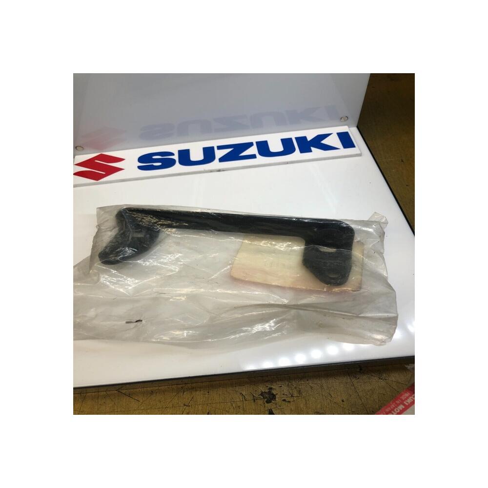 1 support cache droit culasse suzuki 11179-12f11 gz 125 marauder 1998 2007