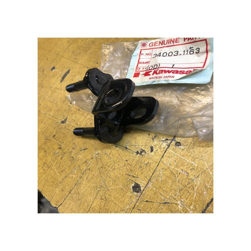 1 support cale pied avant droit kawasaki 34003-1163 gpz zx 750 a 1 2 3 5 e1 e2