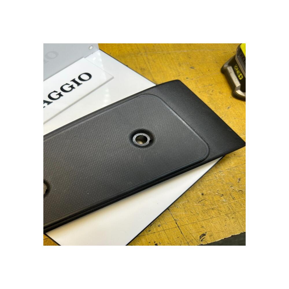 1 support repose pied droit piaggio 655843 mp3 250 300 400 ie lt