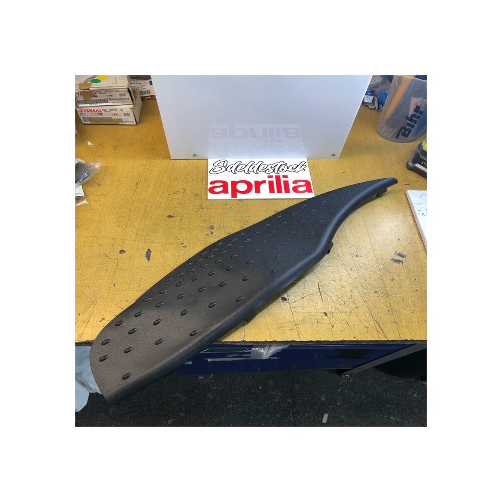 1 tapis marche pied gauche aprilia ap8184086 scarabeo 250 300 400 492 500