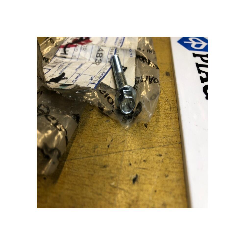 1 vis m6x35 piaggio aprilia derbi gilera 414838 873098 874806 B015965 mp3 nrg rs