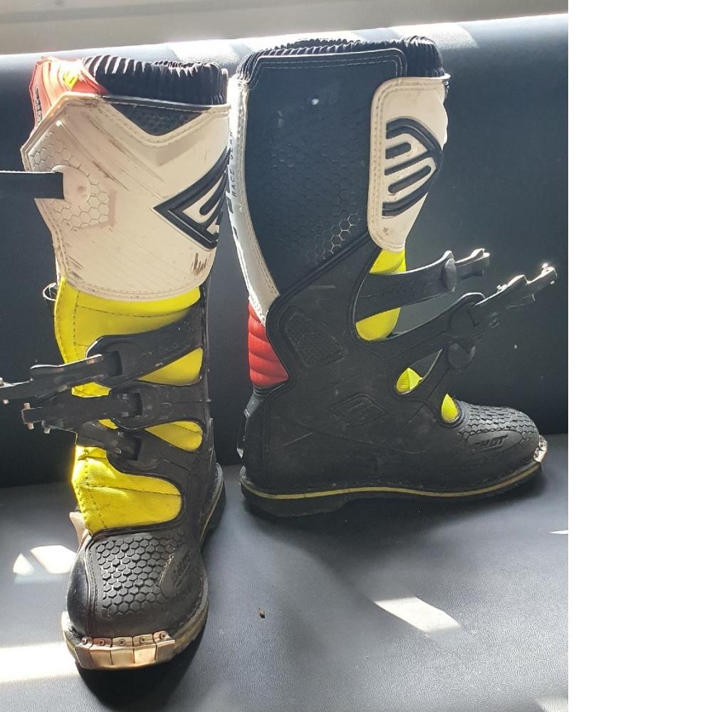 BOTTES SHOT RACE GEAR X10 TAILLE 39