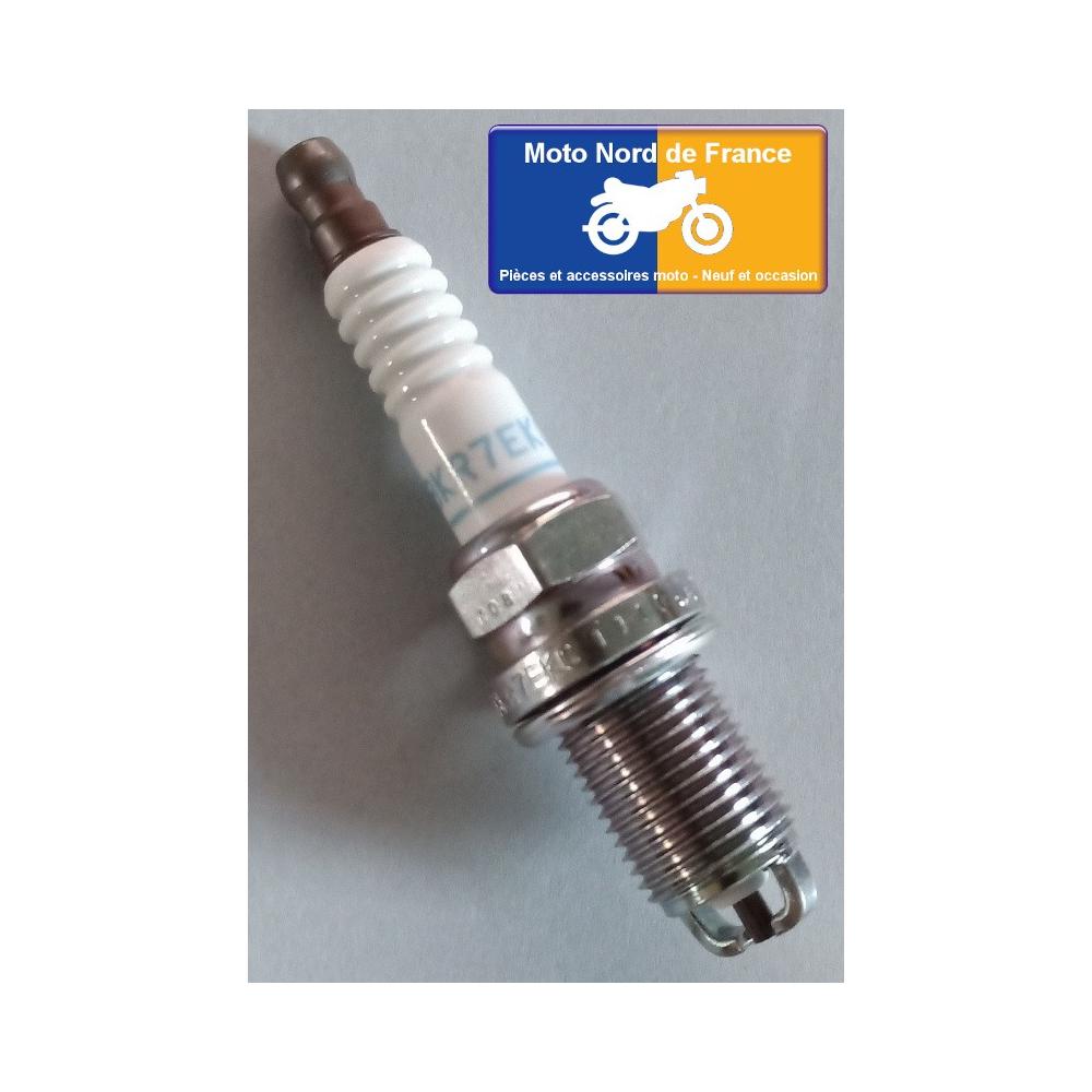 Lot de 2 bougies d'allumage NGK type BKR7EKC