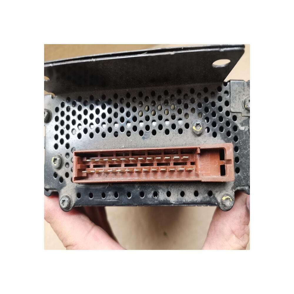 AMPLIFICATEUR DE PUISSANCE AVANT BOSE AMP 3512 AUDI A4 B6 8E REF 355019