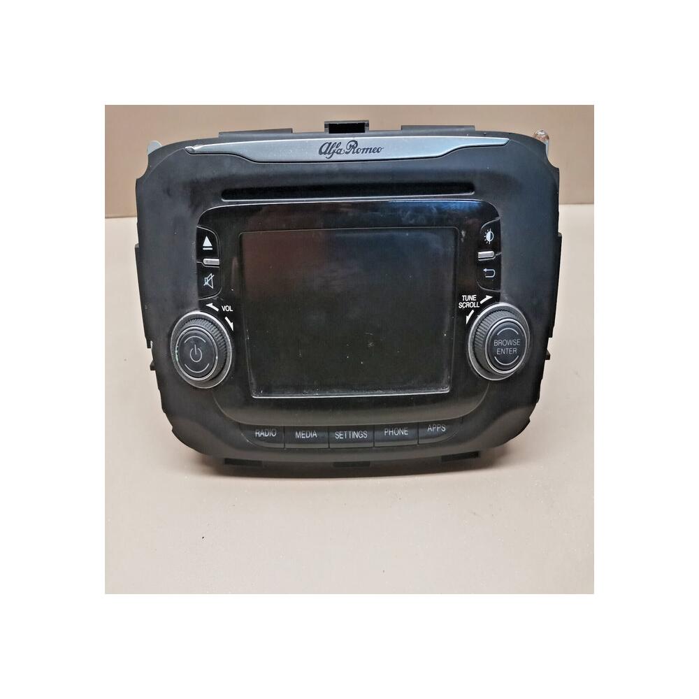 AUTO RADIO LECTEUR CD ALFA ROMEO GUILIETTA REF 01561247600