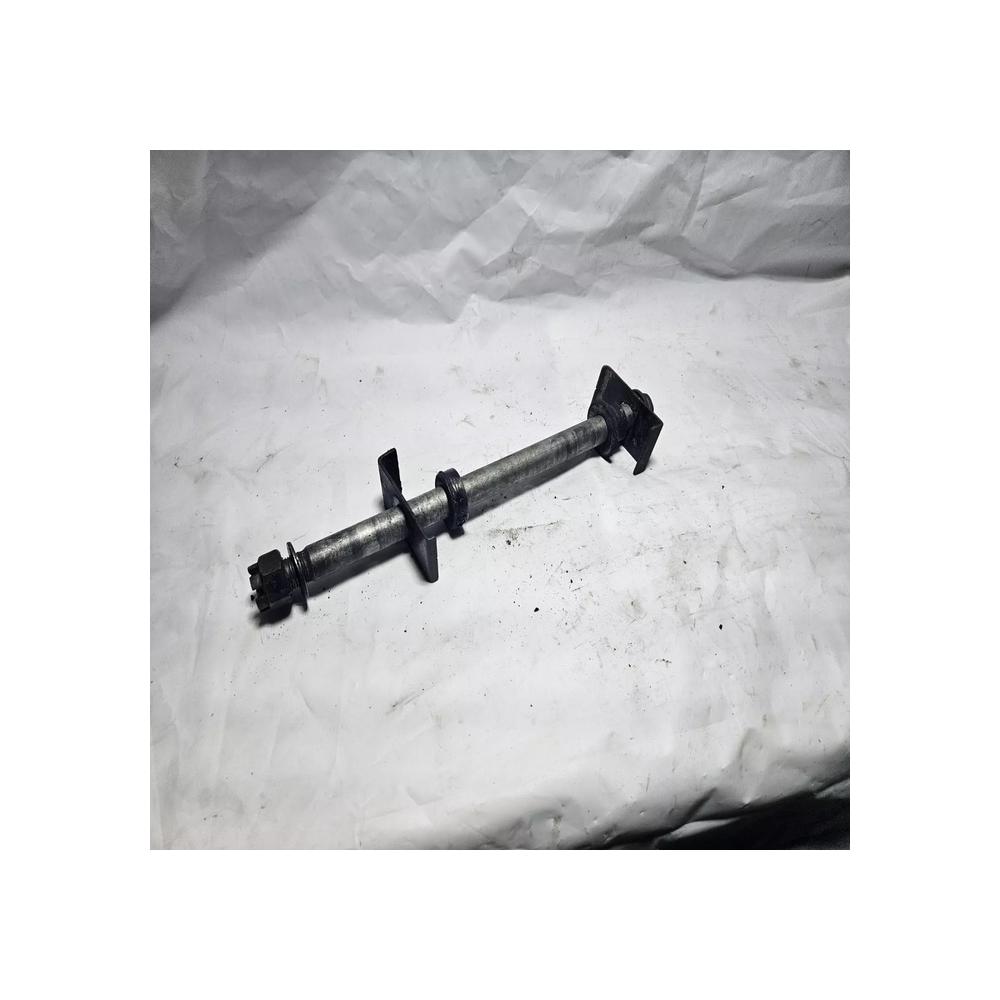 AXE ROUE ARRIERE + ENTRETOISES KAWASAKI ZR7 ZR-7 N 750 2003 (1999-2004)