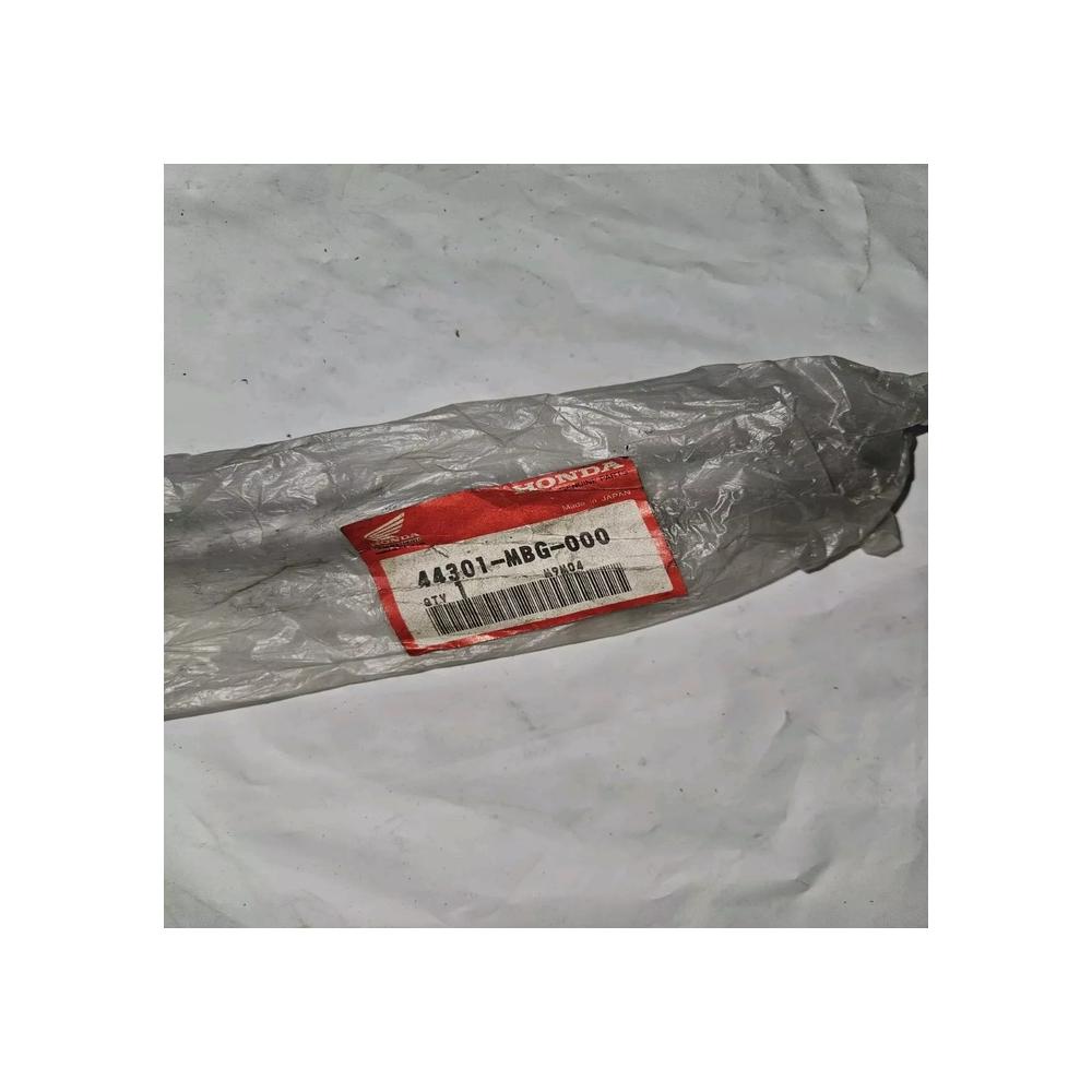 AXE ROUE AVANT CB1100 44301-MGB-000 PIECE ORIGINE HONDA