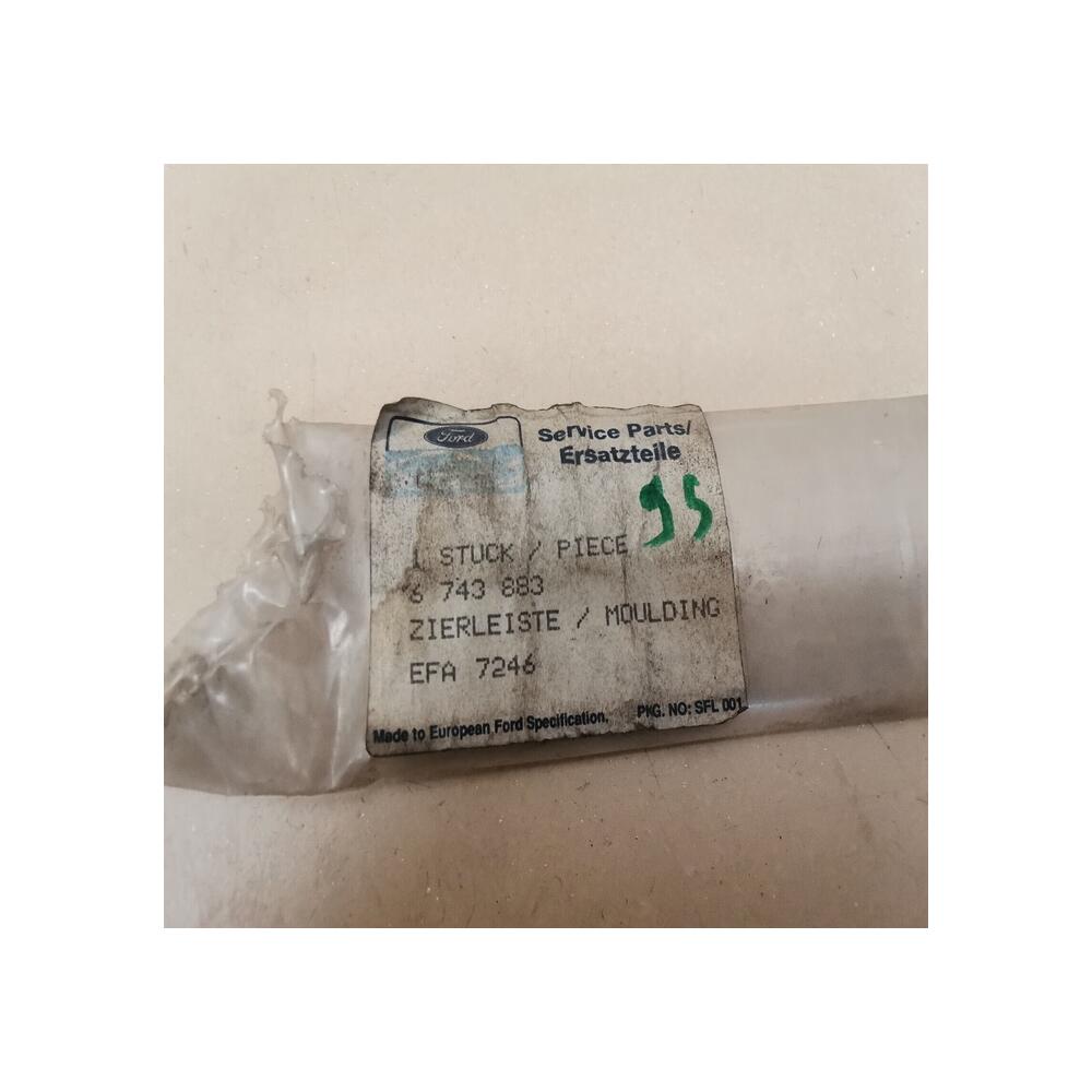 BAGUETTE MOULURE avant droite Ford Escort 91 a 95 6743883