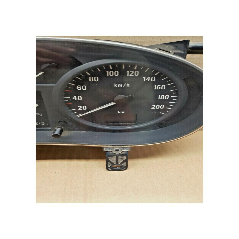 Bloc compte tours Compteur Vitesse renault Trafic 2 opel Vivaro ref 8200252450