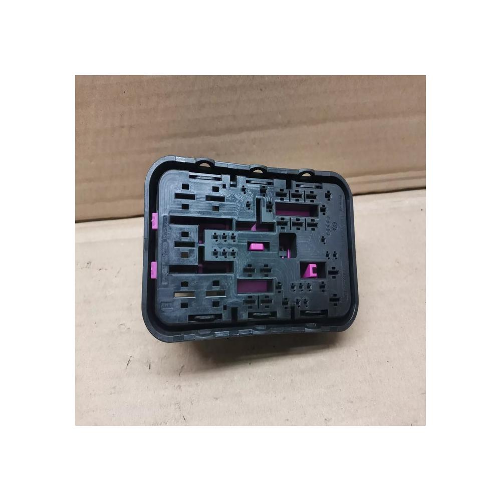 boîtier fusible relais  Volkswagen golf 5 TOURAN ALTEA PASSAT SHARAN 1K0937700B