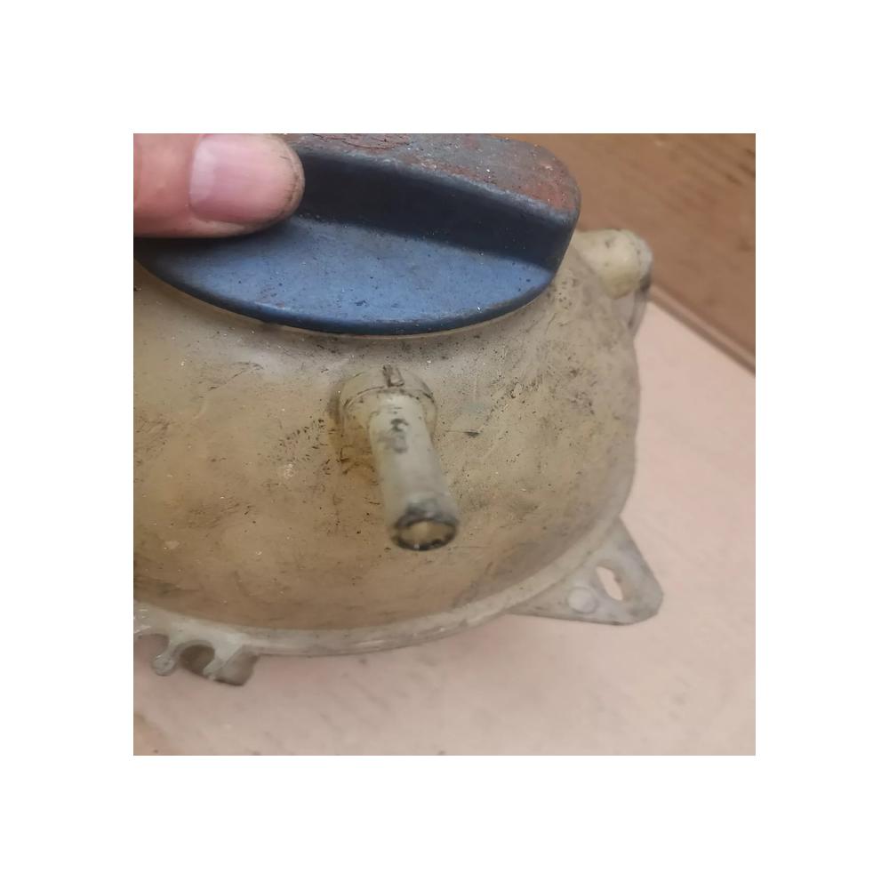 BOCAL VASE D'EXPANSION LIQUIDE DE REFROIDISSEMENT VW GOLF 4  BORA AUDI A3