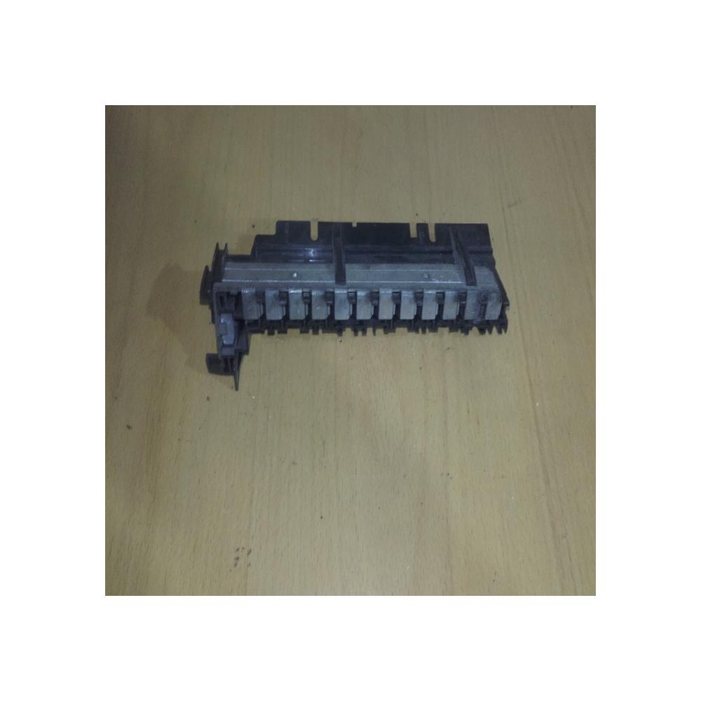 BOITIER BOITE A  fusible RENAULT MASTER  LAGUNA 7703497426