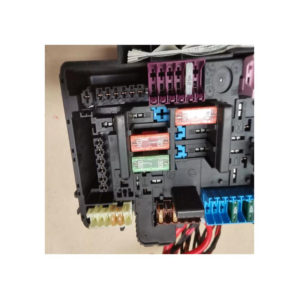 BOITIER FUSIBLE RELAIS MERCEDES CLASSE C  W205  A2055847010