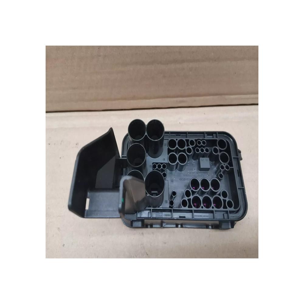 boîtier fusible relais  Volkswagen golf 5 TOURAN ALTEA PASSAT SHARAN 1K0937700B