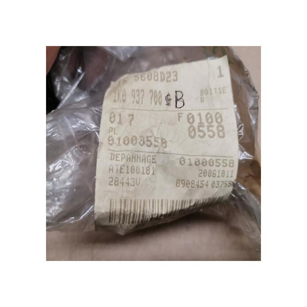 boîtier fusible relais  Volkswagen golf 5 TOURAN ALTEA PASSAT SHARAN 1K0937700B