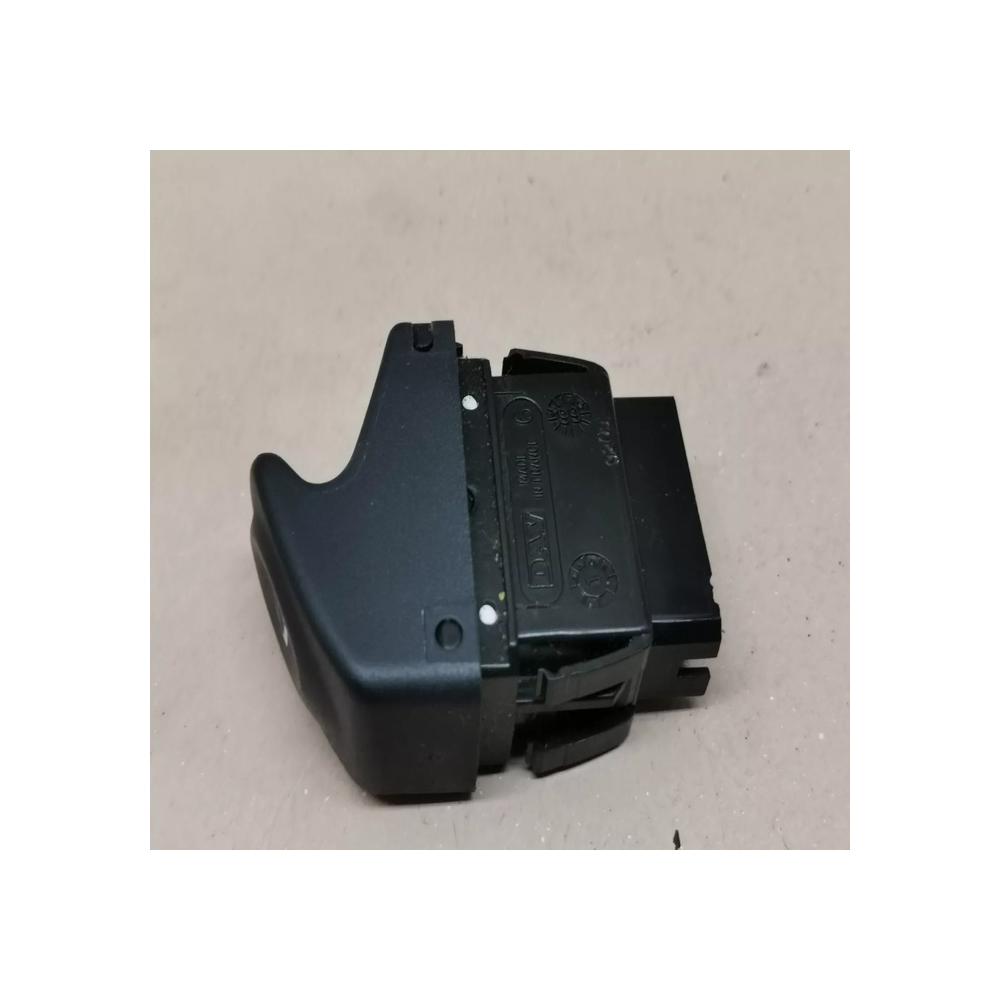 BOUTON COMMANDE LEVE VITRE ELECTRIQUE AVANT DROIT RENAULT MEGANE 1 REF 430001K