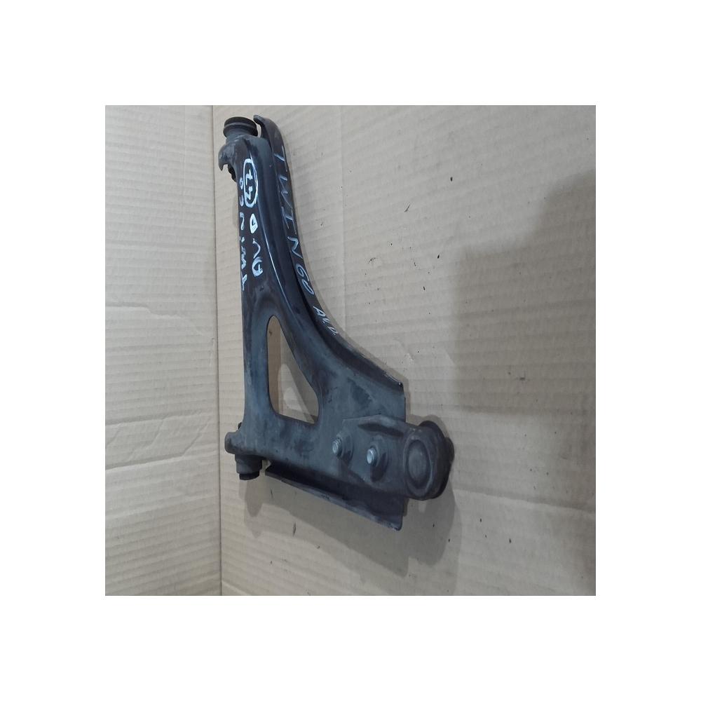 Bras triangle inferieur droit passager Renault Twingo de 93 A 07