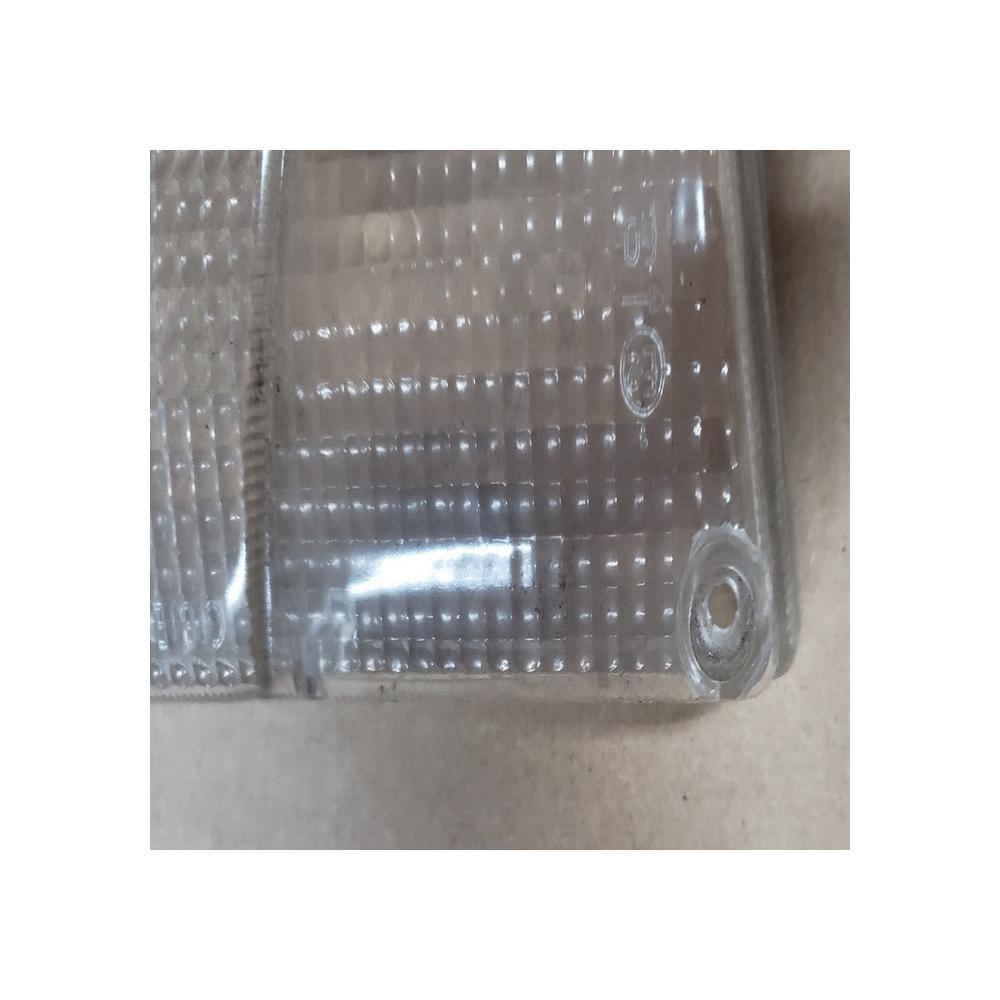 CABOCHON FEU VEILLEUSE AVANT DROIT RENAULT 6 R6 REF CIBIE 3076D
