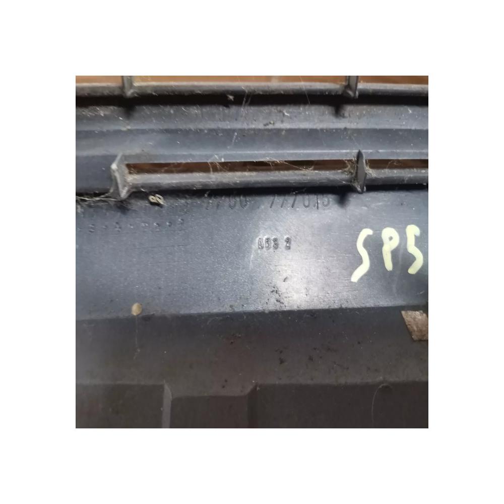 CALANDRE AVANT RENAULT SUPER 5 REF 7700777015