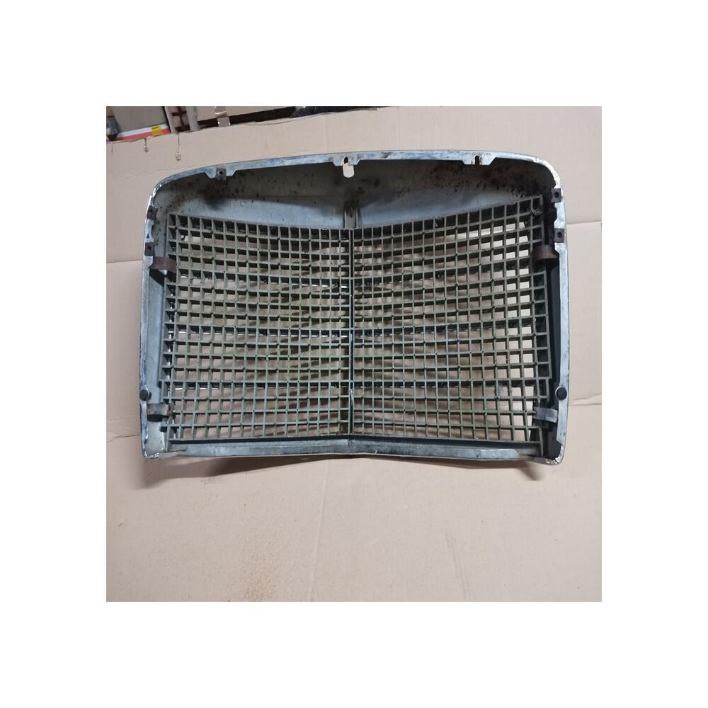 calandre chrome grille mercedes W114 W115