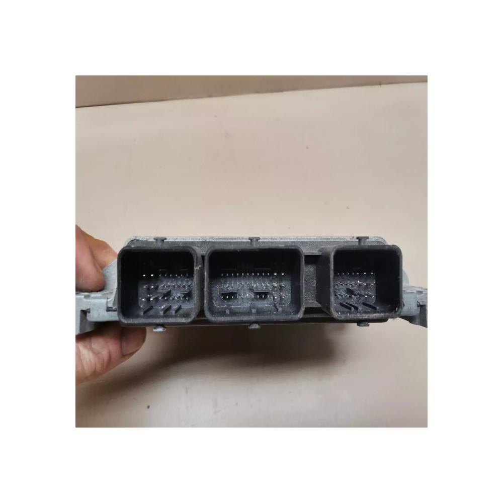 CALCULATEUR MOTEUR  RENAULT CLIO 3 MODUS 2 TWINGO 2 1.2 16V REF 8201077701