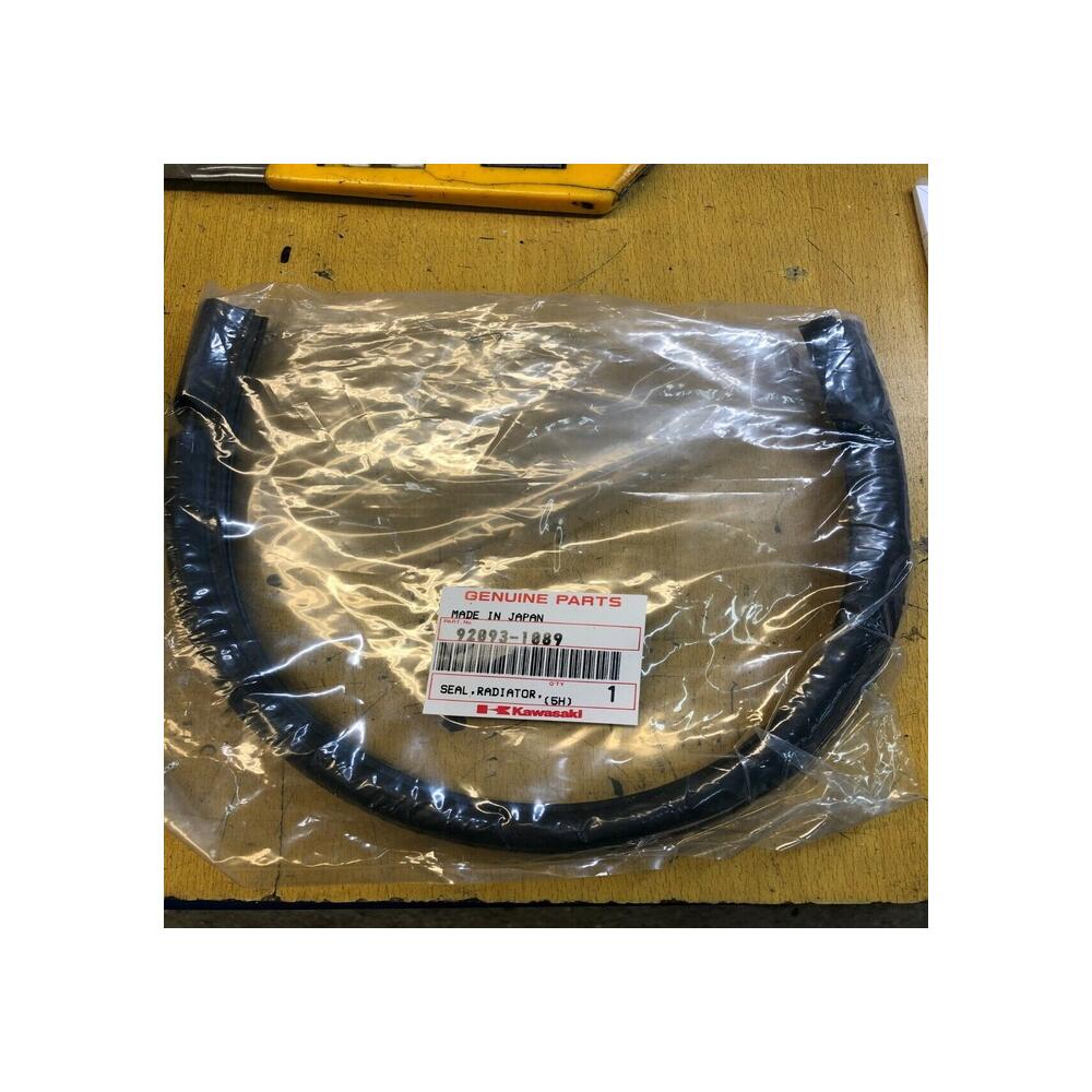 caoutchouc radiateur  kawasaki 92093-1089 zn 1300 a1 a6 1984 1988 voyager