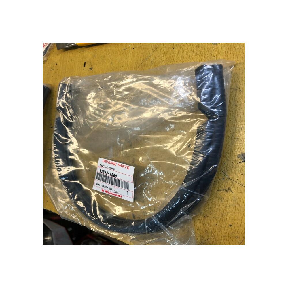 caoutchouc radiateur  kawasaki 92093-1089 zn 1300 a1 a6 1984 1988 voyager