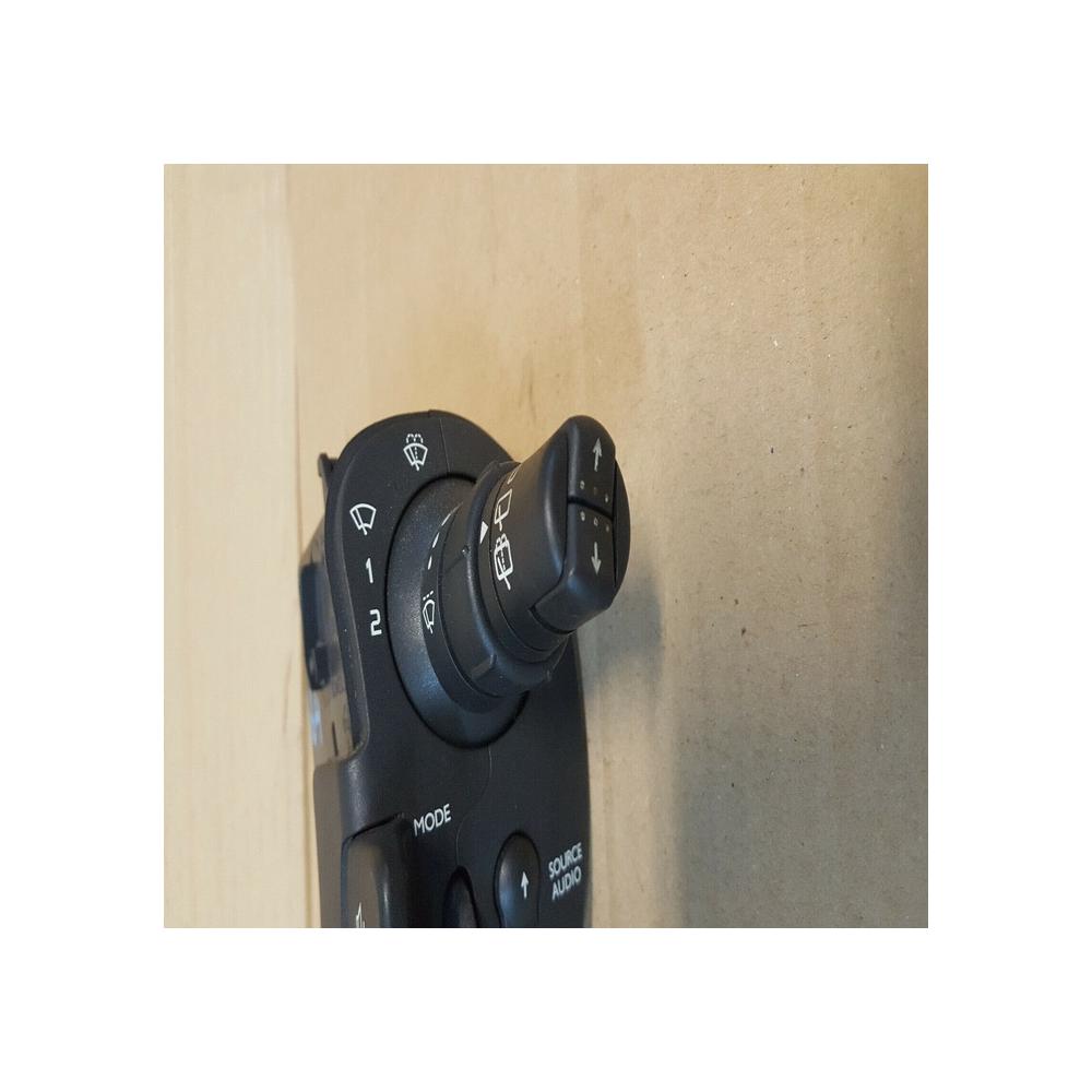 COMMODO Commande volant essuie Glace radio RENAULT Clio III 3 ref 88103009178