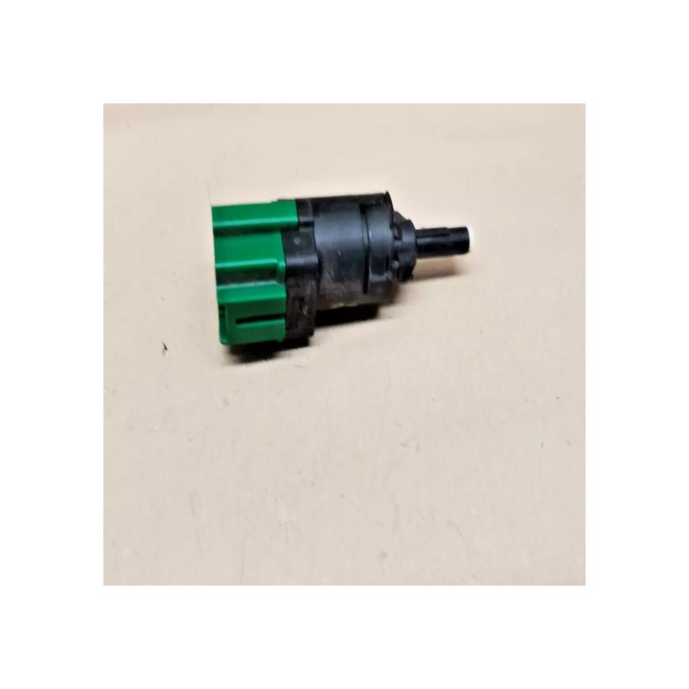 Contacteur feu stop PEUGEOT 207 208 CITROEN C3 2 PHASE 1 9670430580