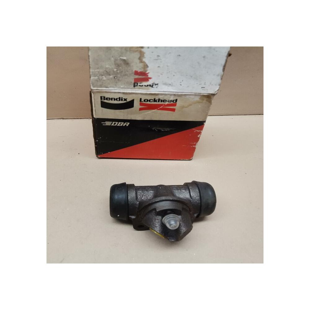 Cylindre de roue ARRIERE GAUCHE RENAULT 20 30 R20 R25 R30