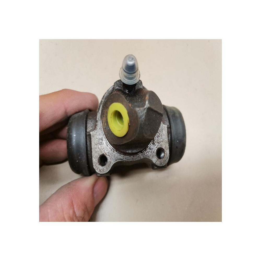 Cylindre de roue ARRIERE GAUCHE RENAULT 20 30 R20 R25 R30