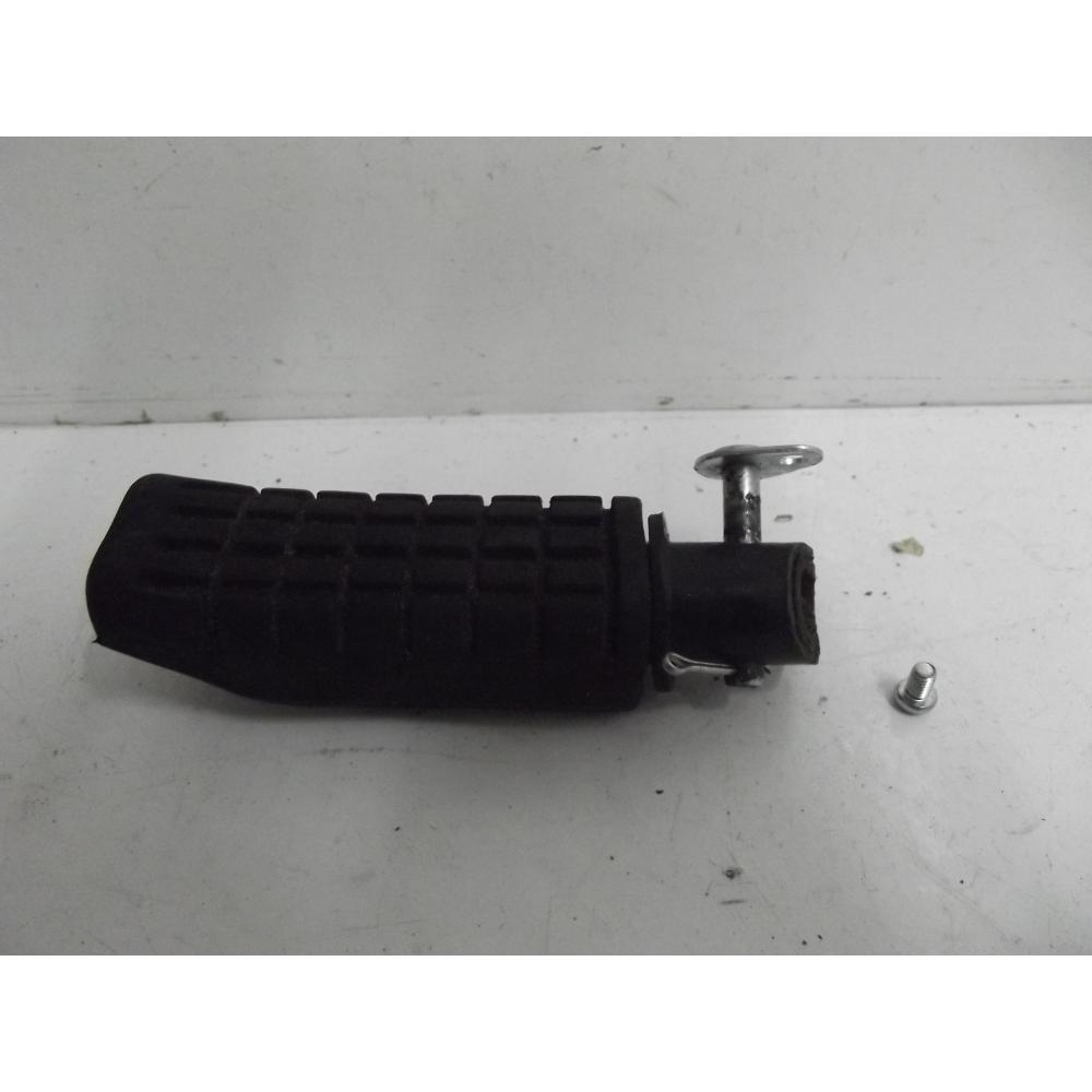 repose pieds passager gauche  HONDA 125 CBR 2004-2010