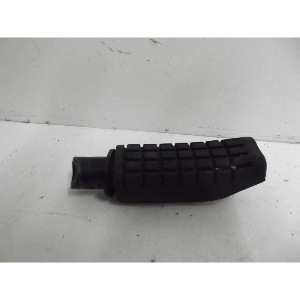 repose pieds passager droit HONDA 125 CBR 2004-2010