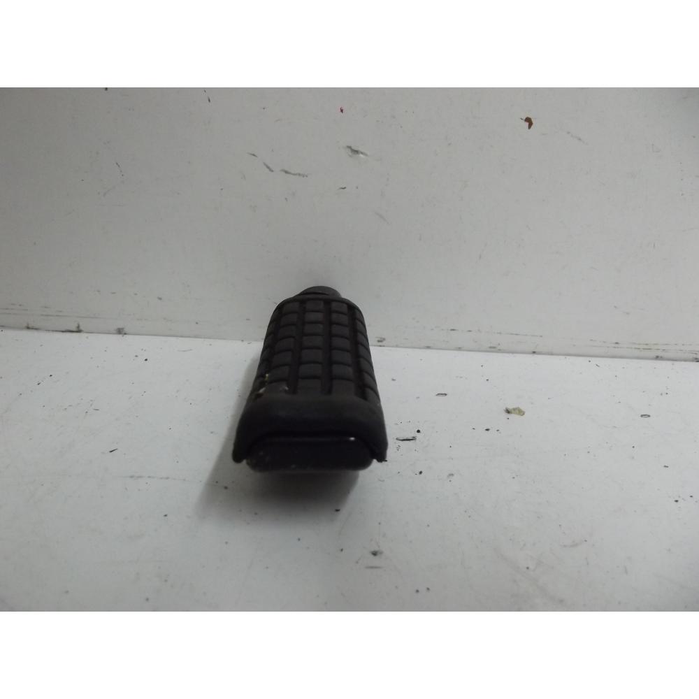 repose pieds passager droit HONDA 125 CBR 2004-2010